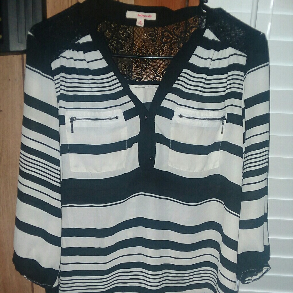 Striped blouse with zipper pockets and buttons